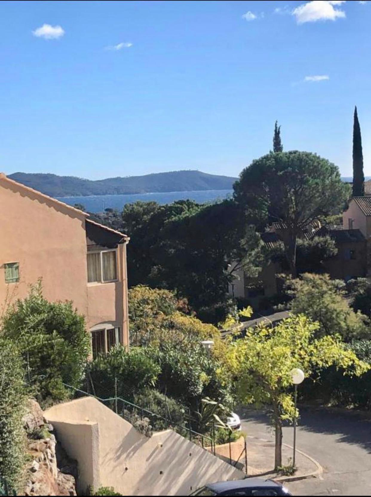Cavalaire Vue Mer Au Loin Maisonnette Tout Equipee Pour 4 Personnes Avec Piscine Clim Wifi Velos Tv Barbecues Exteriér fotografie