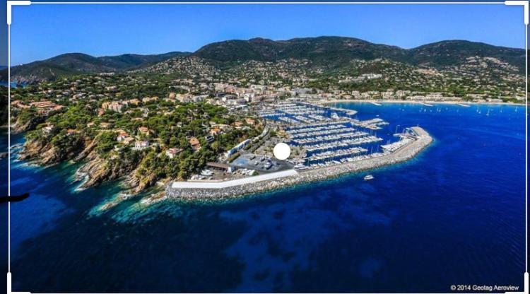 Cavalaire Vue Mer Au Loin Maisonnette Tout Equipee Pour 4 Personnes Avec Piscine Clim Wifi Velos Tv Barbecues Exteriér fotografie