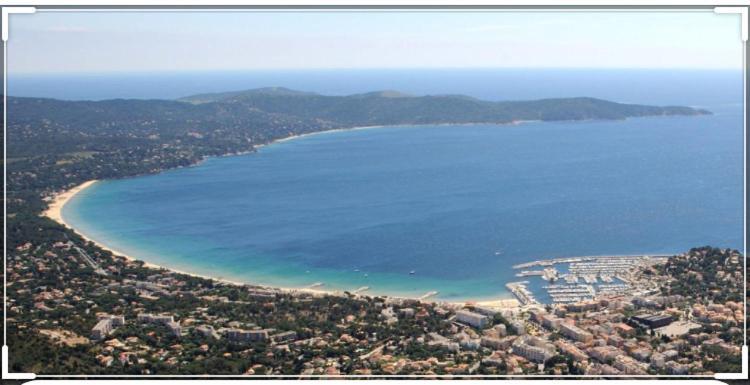 Cavalaire Vue Mer Au Loin Maisonnette Tout Equipee Pour 4 Personnes Avec Piscine Clim Wifi Velos Tv Barbecues Exteriér fotografie