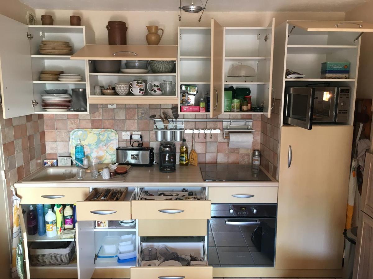 Cavalaire Vue Mer Au Loin Maisonnette Tout Equipee Pour 4 Personnes Avec Piscine Clim Wifi Velos Tv Barbecues Exteriér fotografie