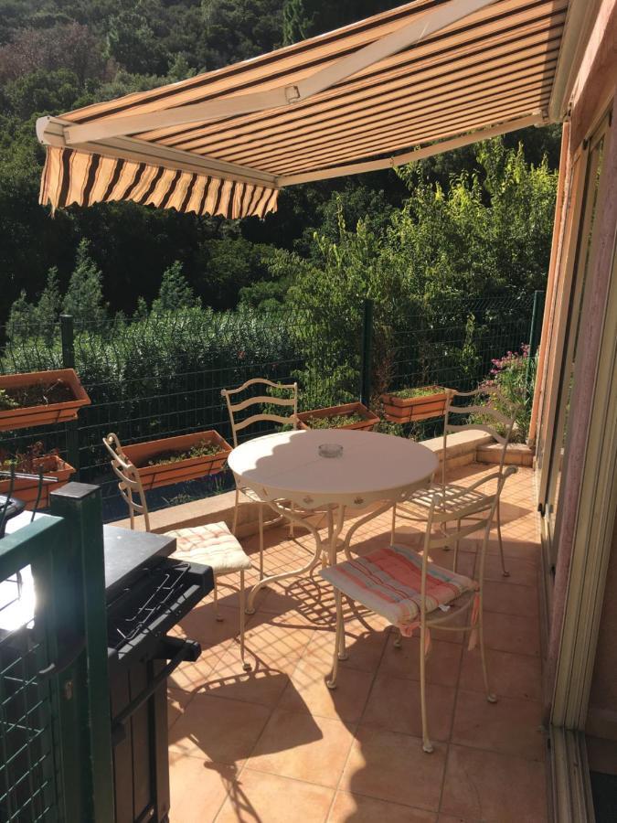 Cavalaire Vue Mer Au Loin Maisonnette Tout Equipee Pour 4 Personnes Avec Piscine Clim Wifi Velos Tv Barbecues Exteriér fotografie