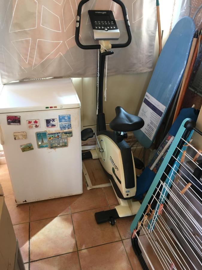 Cavalaire Vue Mer Au Loin Maisonnette Tout Equipee Pour 4 Personnes Avec Piscine Clim Wifi Velos Tv Barbecues Exteriér fotografie