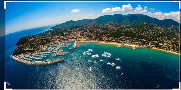 Cavalaire Vue Mer Au Loin Maisonnette Tout Equipee Pour 4 Personnes Avec Piscine Clim Wifi Velos Tv Barbecues Exteriér fotografie